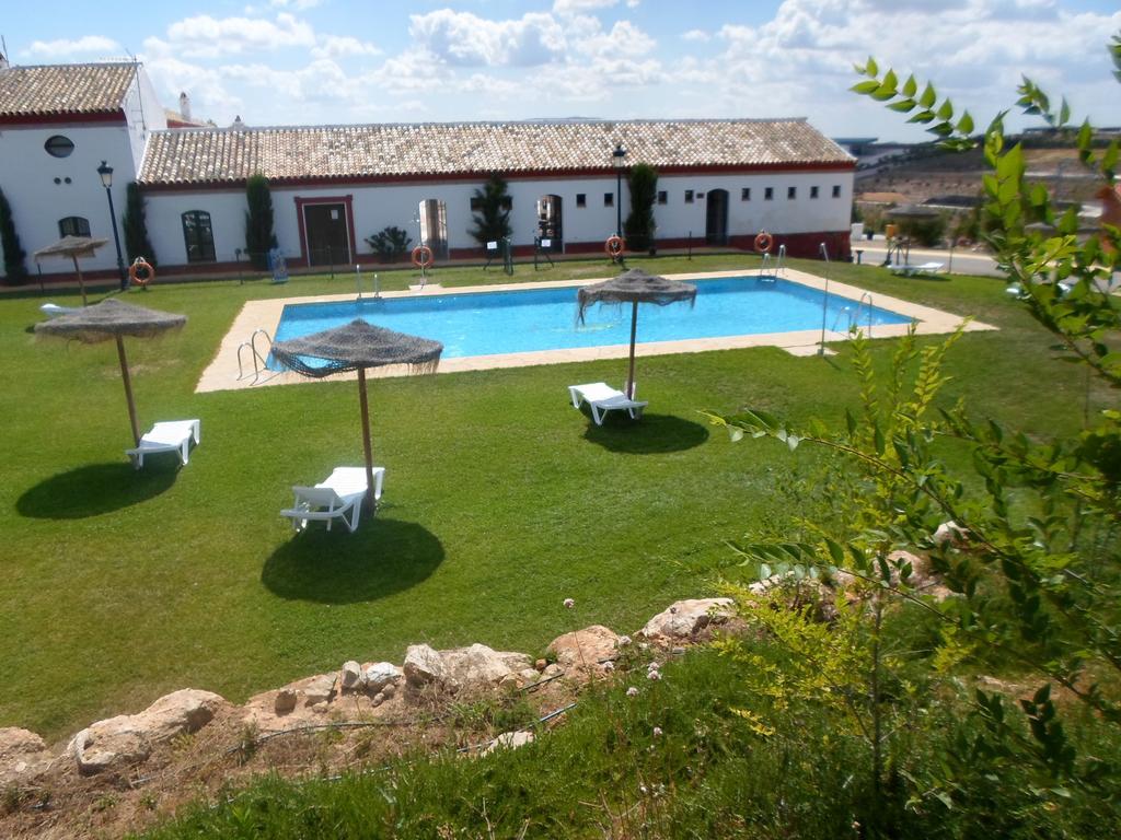 Отель Complejo Pueblo Blanco Ольвера Экстерьер фото